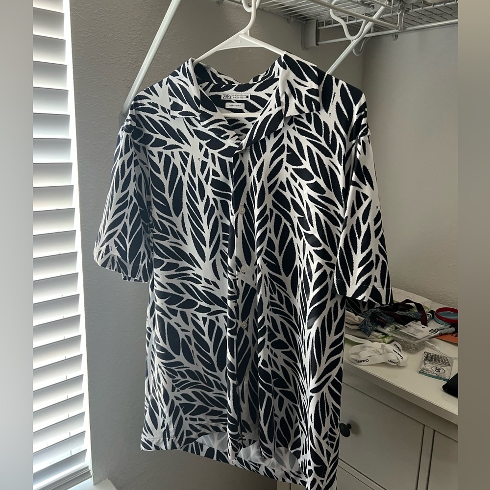BRAND NEW// ZARA// GOING OUT BUTTON UP // SIZE XL